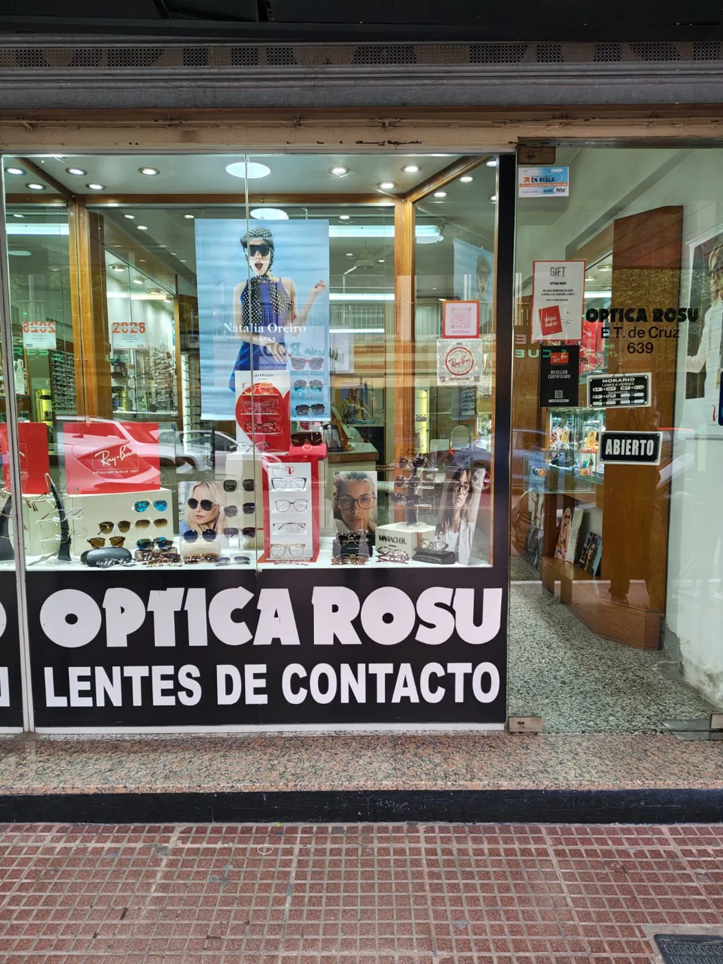 Frente de Óptica Rosu en Av. Eugenia Tapia de Cruz 639, Belén de Escobar